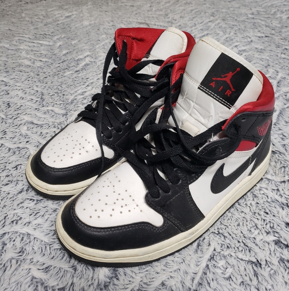 Nike Air Jordan, RED PANDA, Red and Black Sneakers